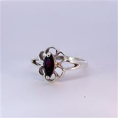Synthetic Almandine Garnet Lady's Silver & Stone Ring 925 Silver 2.5g Size:8